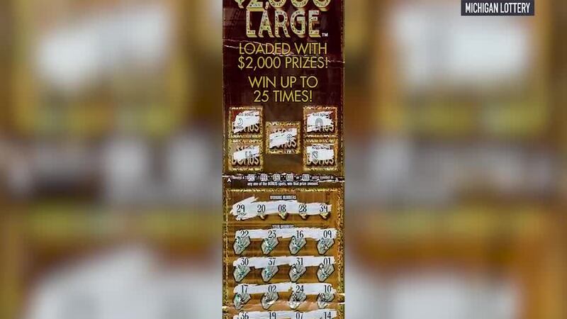 Suerte de principiante. La suertuda nunca compra la lotería sino que lo hace su marido, pero...