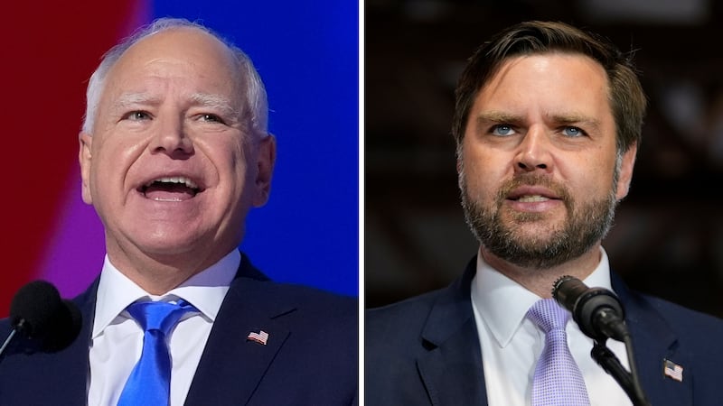 El candidato demócrata a la Vicepresidencia y gobernador de Minnesota, Tim Walz, a la...